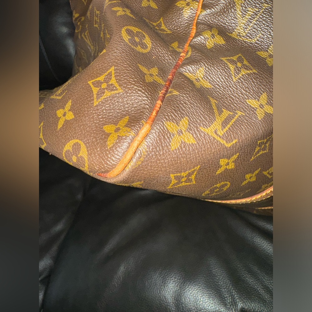 Authentic Louis Vuitton Keepall 45 Monogram Canvas | Vintage Travel Bag - Picture 8 of 16